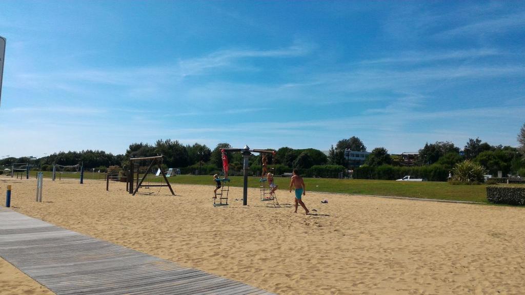 Appartamenti Diana Est Bibione Exteriör bild